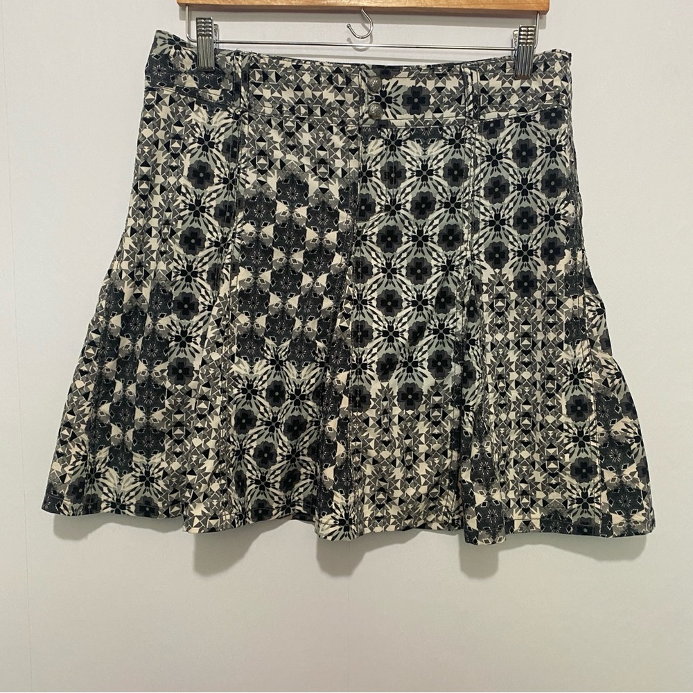 Athleta Printed‎ Skort Size 10P | Floral Geo Activewear | Stretchy Casual Preppy